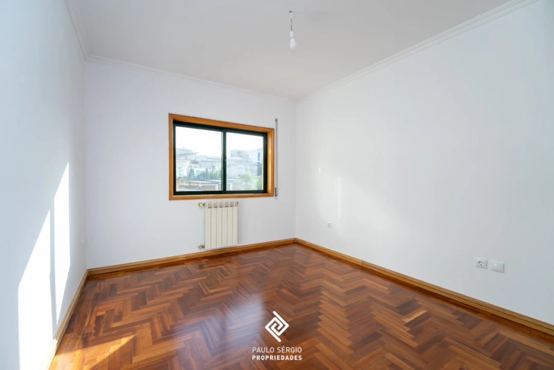 Apartamento T2 para Venda em Oliveira do Douro Foto 10