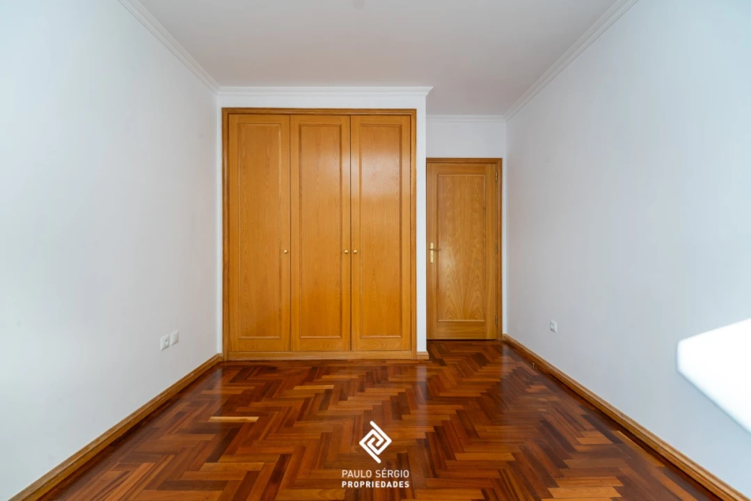 Apartamento T2 para Venda em Oliveira do Douro Foto 11