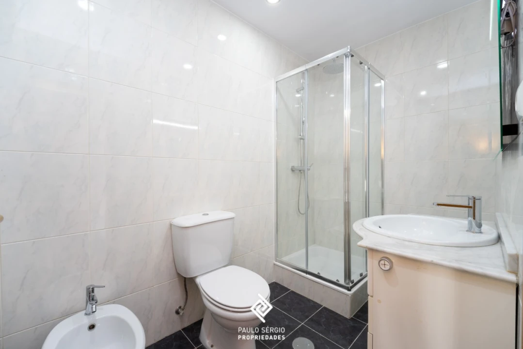 Apartamento T2 para Venda em Oliveira do Douro Foto 17