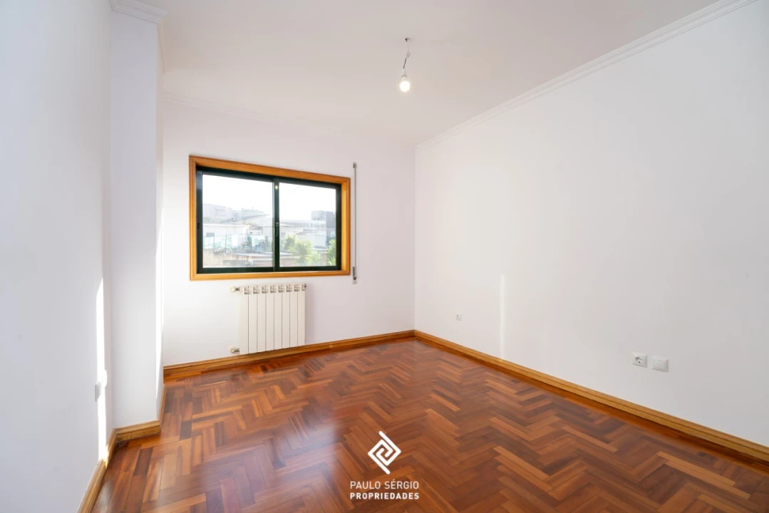 Apartamento T2 para Venda em Oliveira do Douro Foto 12