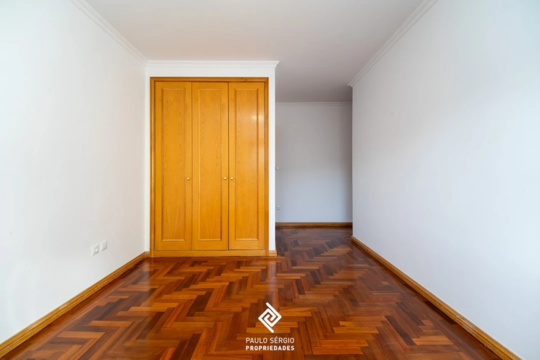 Apartamento T2 para Venda em Oliveira do Douro Foto 9