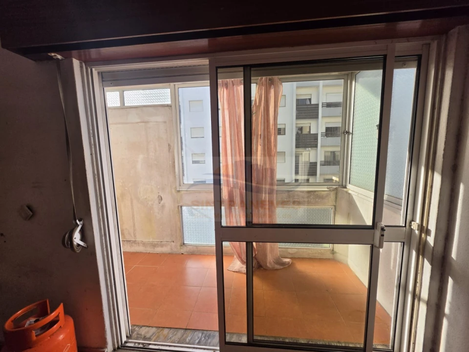 Apartamento T1 para Venda em Massamá e Monte Abraão Foto 11