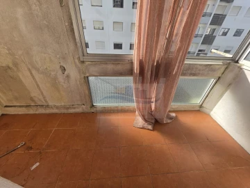 Apartamento T1 para Venda em Massamá e Monte Abraão