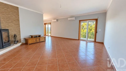 Moradia T2 para Venda em Gemieira