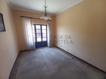 Moradia T4 para Venda em Madalena e Beselga