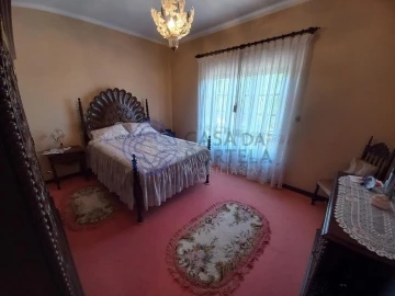 Moradia T4 para Venda em Madalena e Beselga
