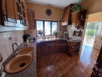 Moradia T4 para Venda em Madalena e Beselga