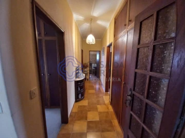 Moradia T4 para Venda em Madalena e Beselga