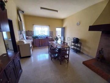 Moradia T4 para Venda em Madalena e Beselga