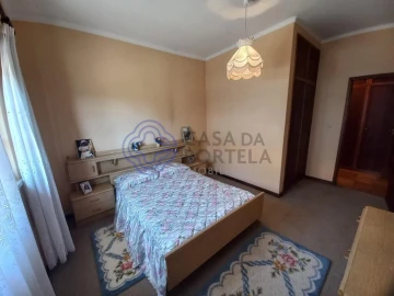 Moradia T4 para Venda em Madalena e Beselga