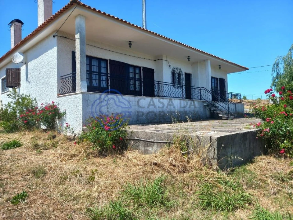 Moradia T4 para Venda em Madalena e Beselga Foto 1