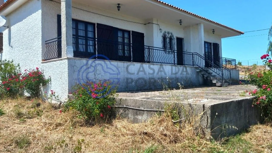 Moradia T4 para Venda em Madalena e Beselga