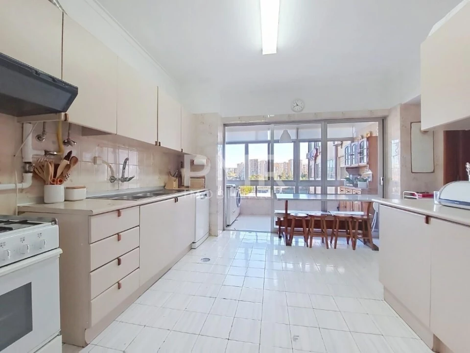 Apartamento T4 para Venda em Lumiar Foto 3