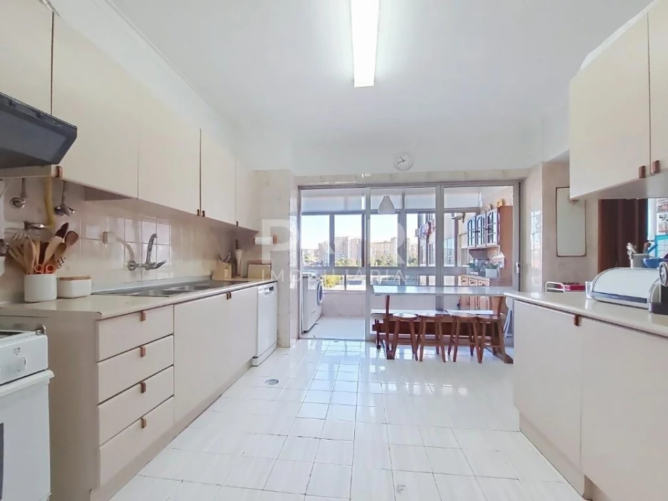 Apartamento T4 para Venda em Lumiar Foto 17