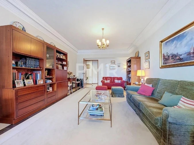 Apartamento T4 para Venda em Lumiar Foto 2