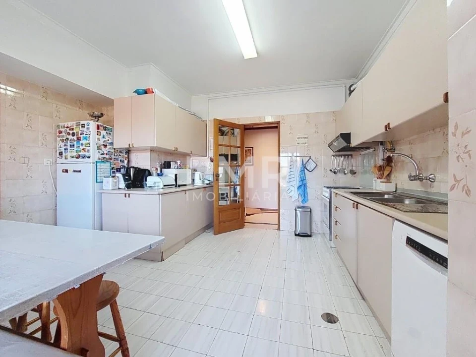 Apartamento T4 para Venda em Lumiar Foto 4