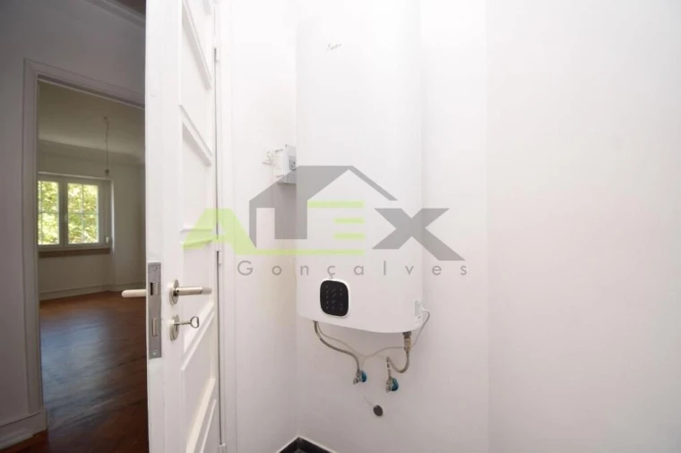 Apartamento T3 para Venda em Areeiro Foto 24