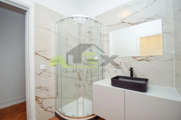 Apartamento T3 para Venda em Areeiro Foto 19