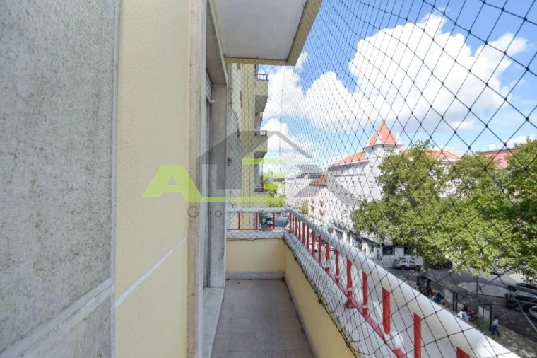 Apartamento T3 para Venda em Areeiro Foto 25