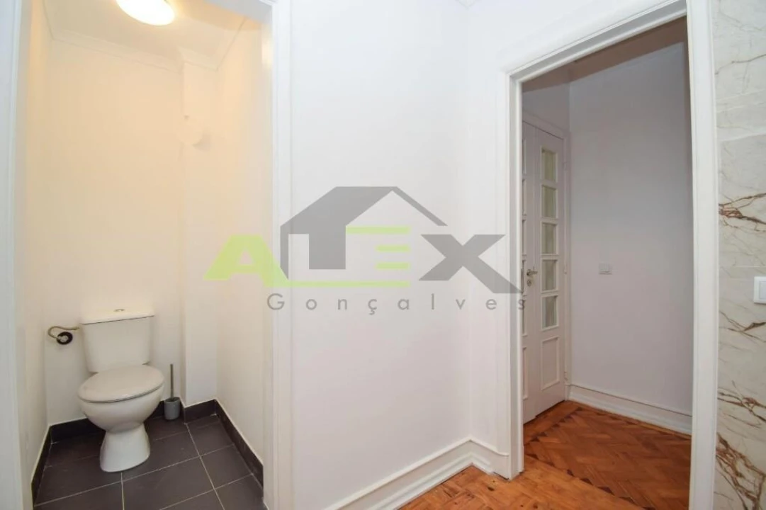 Apartamento T3 para Venda em Areeiro Foto 21