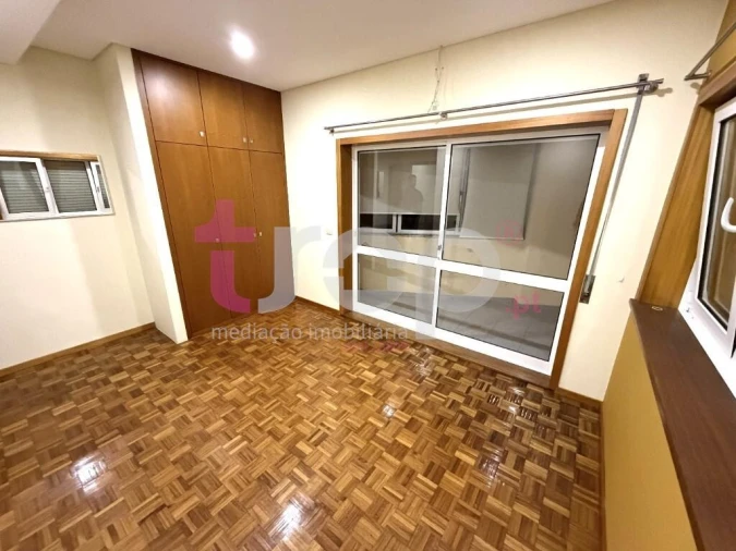 Apartamento T2 para Arrendamento em Carvalhal Foto 6
