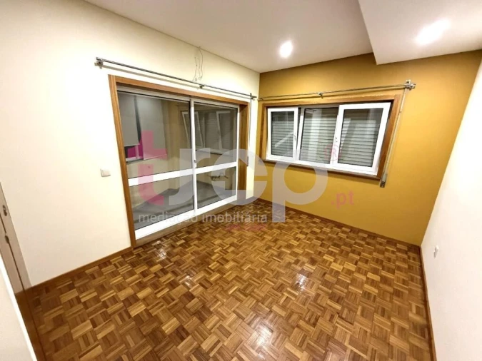 Apartamento T2 para Arrendamento em Carvalhal Foto 5
