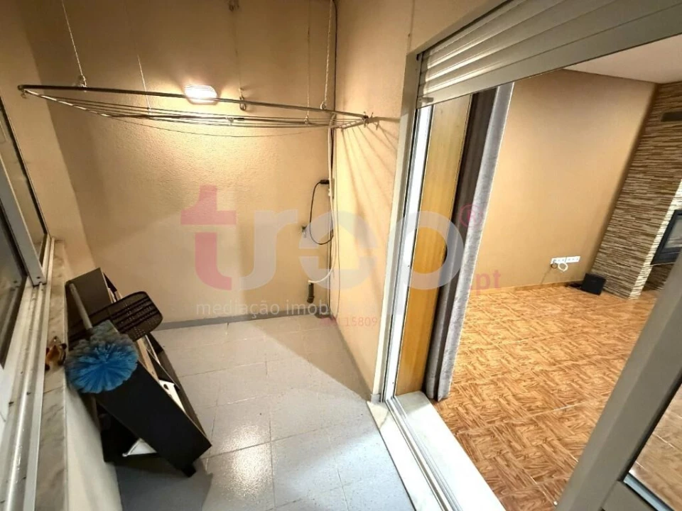Apartamento T2 para Arrendamento em Carvalhal Foto 4