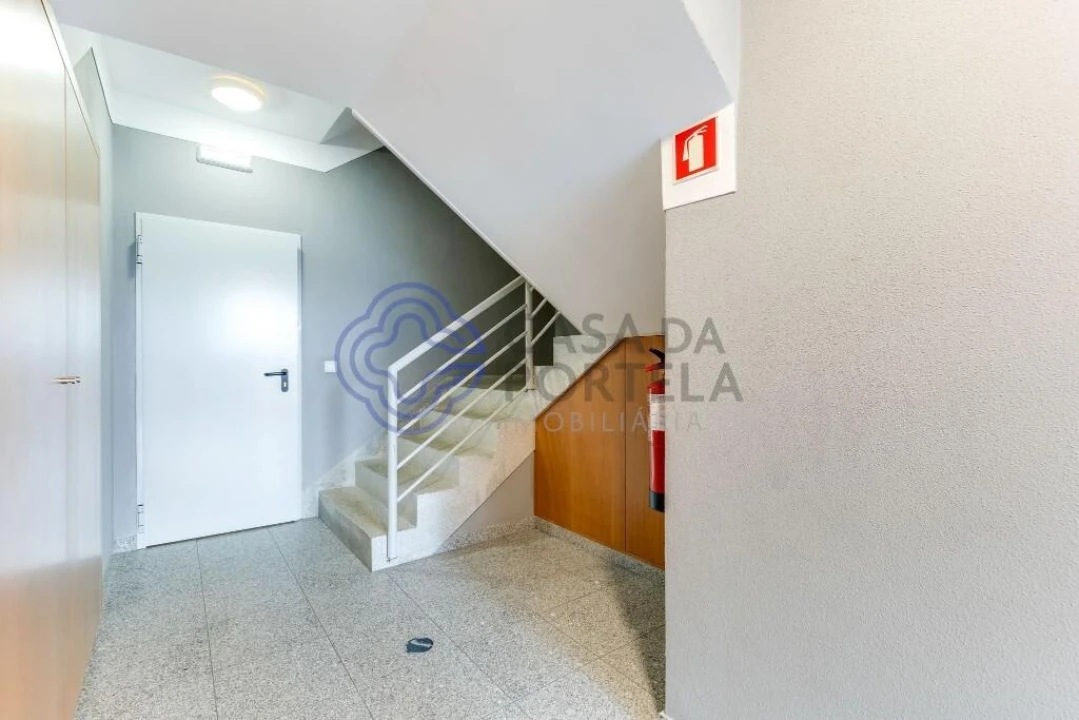 Apartamento T2 para Venda em Fânzeres e São Pedro da Cova Foto 3