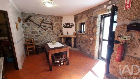 Moradia T4 para Venda em Linhares