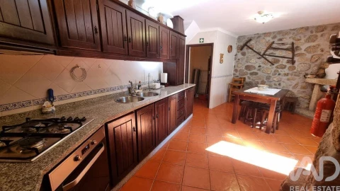 Moradia T4 para Venda em Linhares