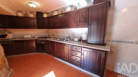 Moradia T4 para Venda em Linhares