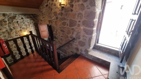 Moradia T4 para Venda em Linhares