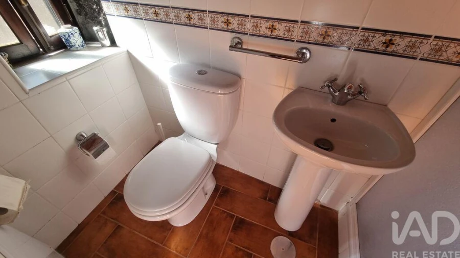 Moradia T4 para Venda em Linhares Foto 18