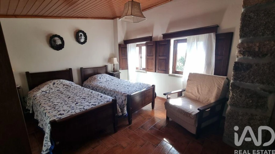 Moradia T4 para Venda em Linhares Foto 29