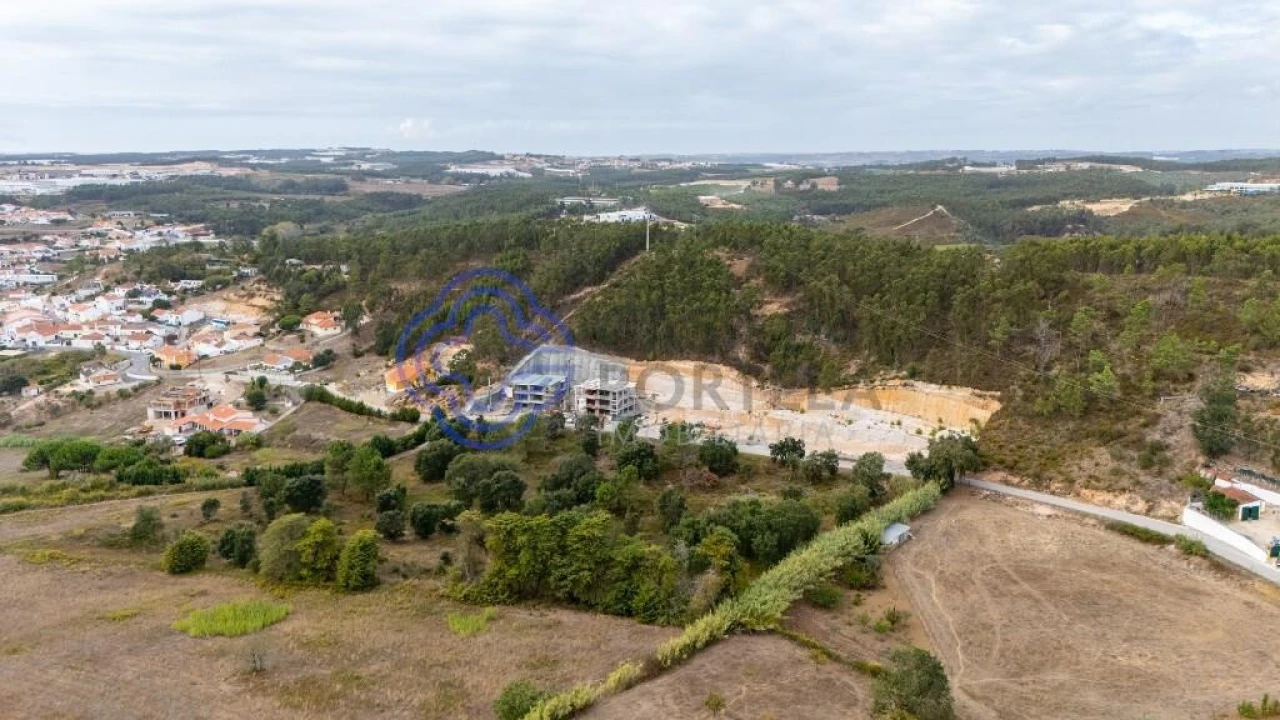 Moradia T4 para Venda em Santa Maria, São Pedro e Matacães Foto 12