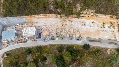 Moradia T4 para Venda em Santa Maria, São Pedro e Matacães