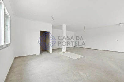 Moradia T4 para Venda em Santa Maria, São Pedro e Matacães