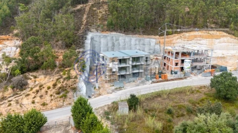 Moradia T4 para Venda em Santa Maria, São Pedro e Matacães