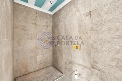 Moradia T4 para Venda em Santa Maria, São Pedro e Matacães