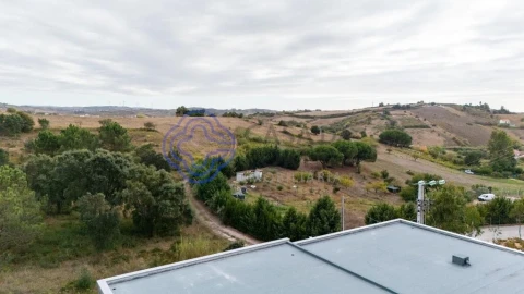 Moradia T4 para Venda em Santa Maria, São Pedro e Matacães