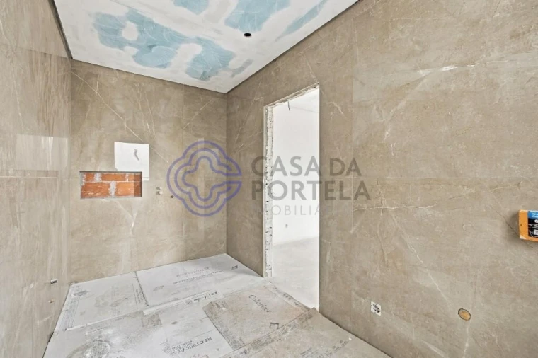 Moradia T4 para Venda em Santa Maria, São Pedro e Matacães Foto 39