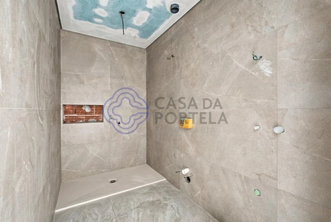 Moradia T4 para Venda em Santa Maria, São Pedro e Matacães Foto 46