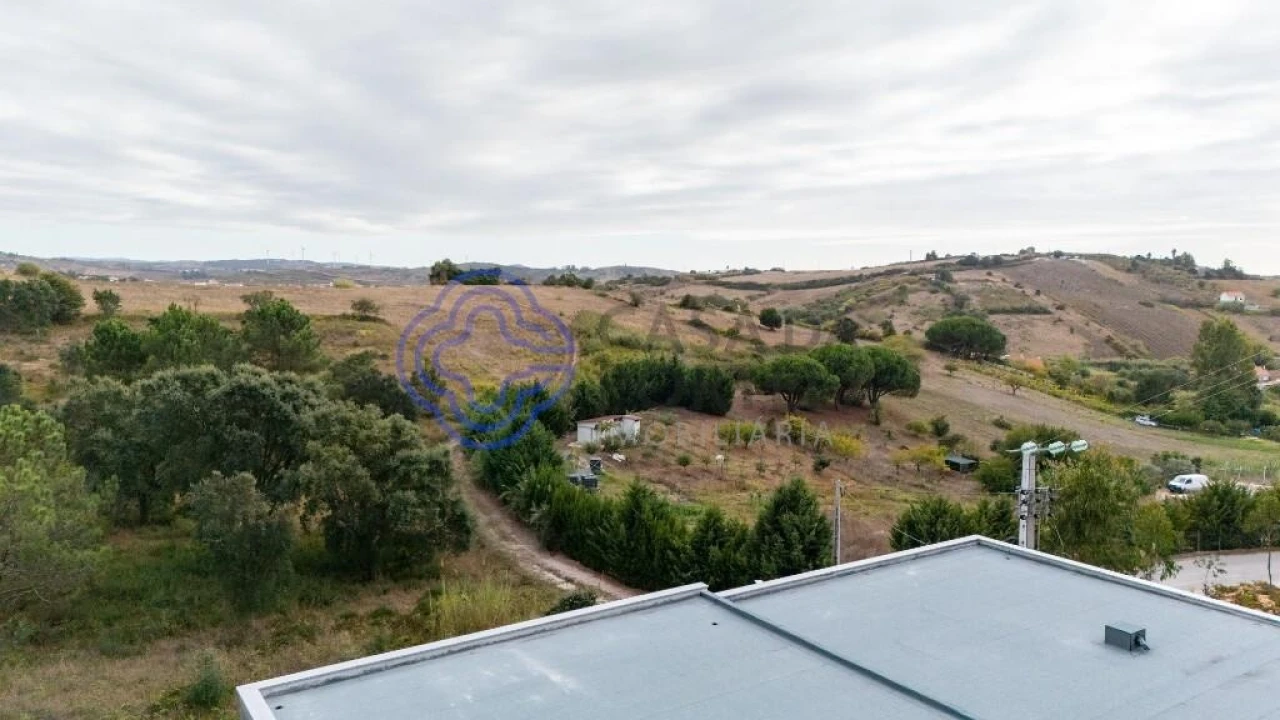 Moradia T4 para Venda em Santa Maria, São Pedro e Matacães Foto 10