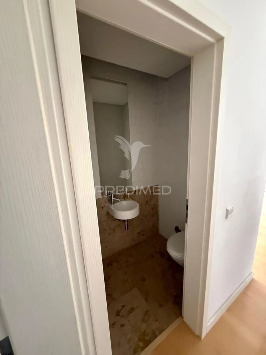 Apartamento T2 para Venda em Sacavém e Prior Velho Foto 18