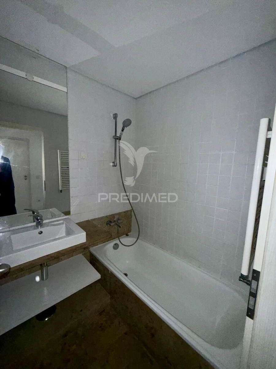 Apartamento T2 para Venda em Sacavém e Prior Velho Foto 8