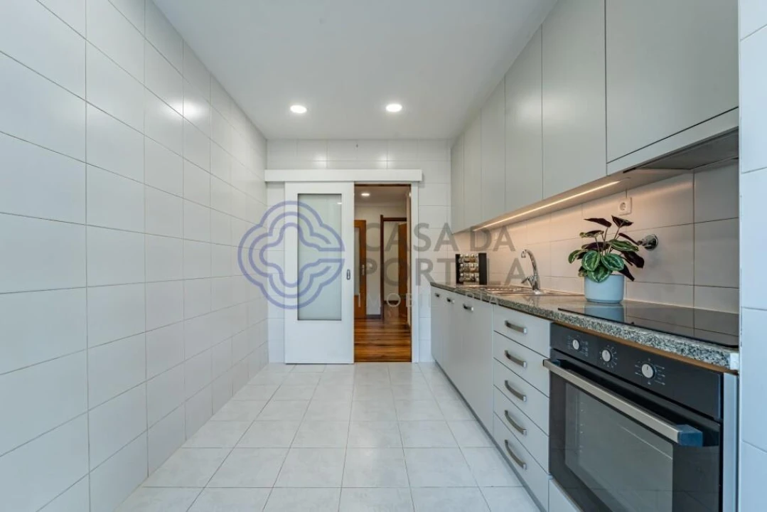 Apartamento T2 para Venda em Ramalde Foto 12