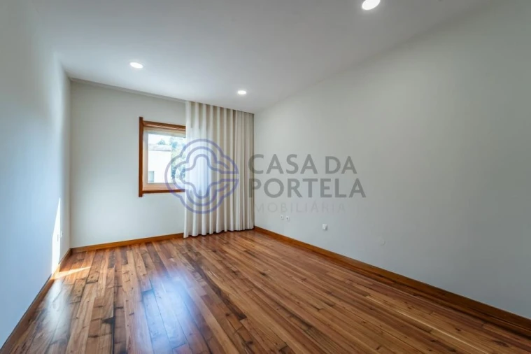 Apartamento T2 para Venda em Ramalde Foto 18