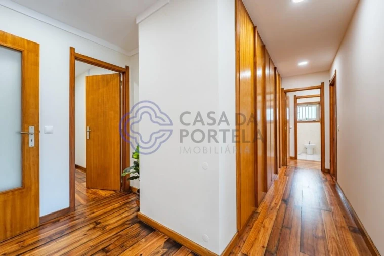 Apartamento T2 para Venda em Ramalde Foto 14