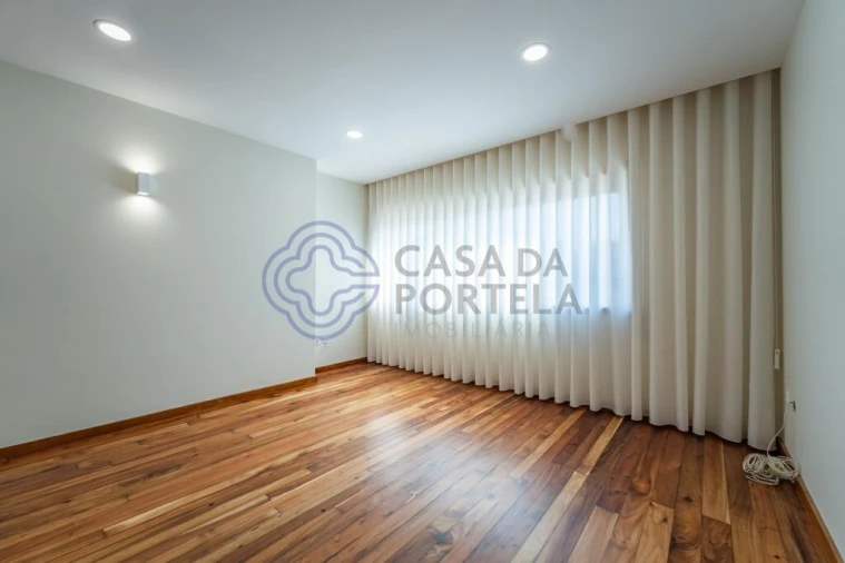 Apartamento T2 para Venda em Ramalde Foto 9