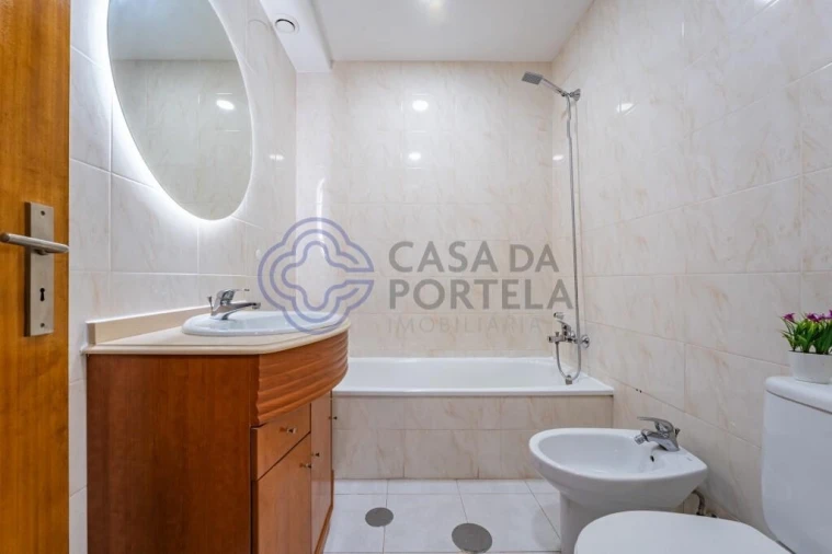 Apartamento T2 para Venda em Ramalde Foto 16